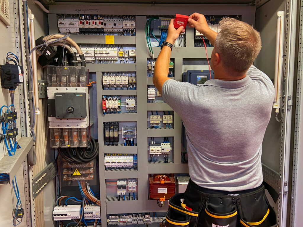 Galvanická výroba - LEM Industries